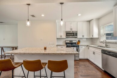 Dine in Kitchen