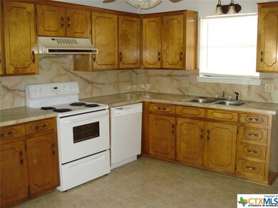 307 Horseshoe Dr unit B, Copperas Cove, TX 76522 - photo 3