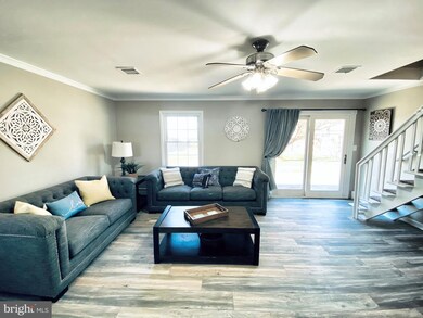 330 Appletree Dr, Levittown, PA 19055 - photo 5