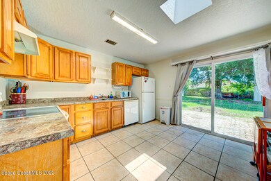 kitchen with slider to backyard - Copy