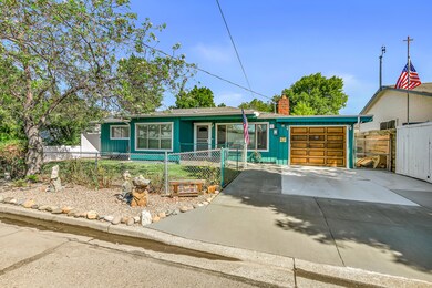 531 S 1st St, Central Point, OR 97502 - photo 2