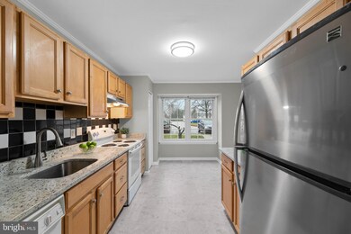 9424 Riverbrink Ct, Laurel, MD 20723 - photo 7