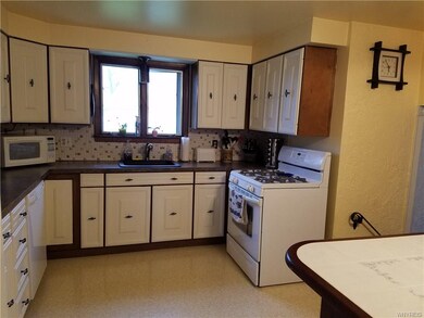 Bright and open kitche