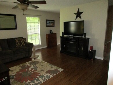 300 W Burnett St, Brazoria, TX 77422 - photo 4