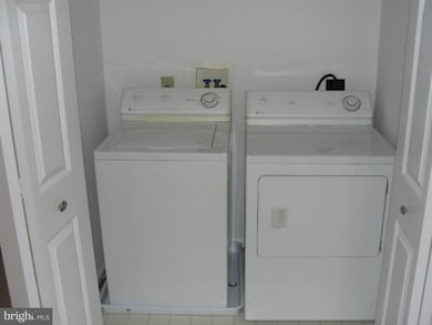 7348 Rocky Creek Dr, Columbia, MD 21046 - photo 4