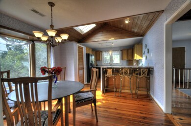 breakfast nook to kitchen