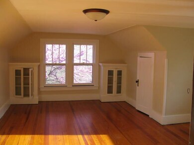 219 S Division St, Auburn, IN 46706 - photo 4