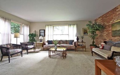 1904 Somerset Ln unit 48, Northbrook, IL 60062 - photo 2