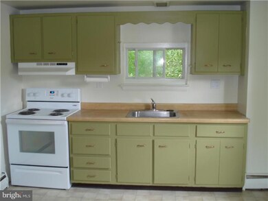 300 James Dr, Glenmoore, PA 19343 - photo 2