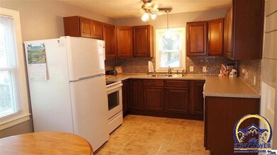1659 SW 22nd St, Topeka, KS 66611 - photo 3