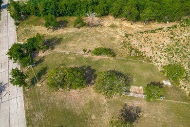 702 Crisp Rd, Ennis, TX 75119 - photo 3