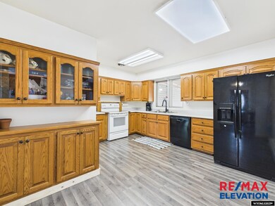 618 Montana Ave, Basin, WY 82410 - photo 5