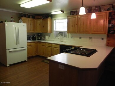 Kitchen/Breakfast Bar