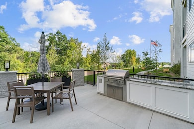 1875 E Shore Dr unit 302, Maplewood, MN 55109 - photo 5