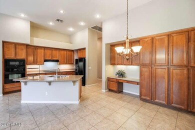 1203 W Weatherby Way Chandler-small-007-