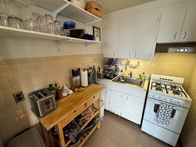 59 Cedar St unit 1R, Somerville, MA 02143 - photo 4