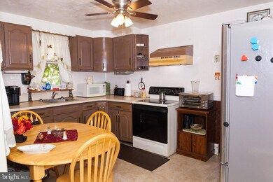 523 Beacon Ave, Camden, NJ 08105 - photo 7