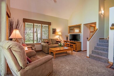 Circle 4 Cabin Rd 11 Sunriver-print-004-