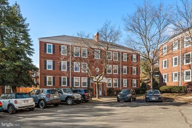 4717 31st St S unit B2, Arlington, VA 22206 - photo 2
