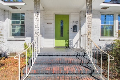 712 Columbus Dr, Savannah, GA 31405 - photo 4