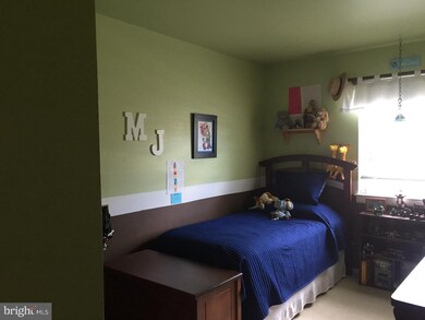 39 Kearney Dr, North Wales, PA 19454 - photo 7