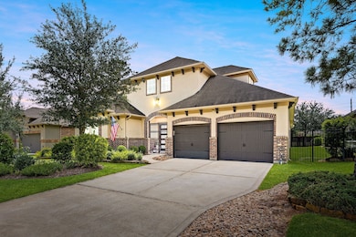Double-wide driveway & 3 car tandem garage for eas