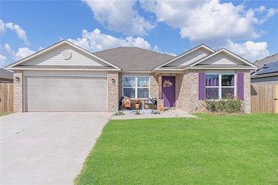 525 W Ava Dr, Mustang, OK 73064 - photo 2