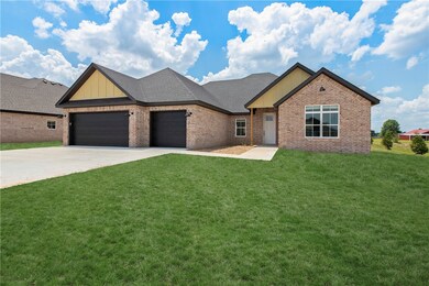 883 Bellagiola Ave, Tontitown, AR 72762 - photo 3