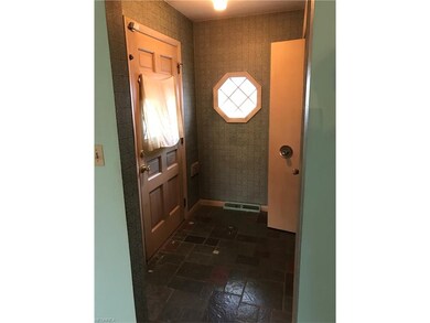 5419 Holly Rd, Bedford, OH 44146 - photo 2