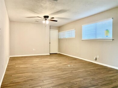 10922 Eddyrock St, Houston, TX 77089 - photo 5