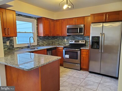 12107 Dove Cir, Laurel, MD 20708 - photo 6