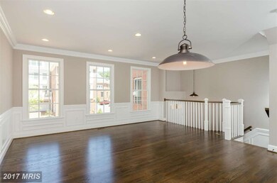 10677 Yorktown Ct, Fairfax, VA 22030 - photo 3