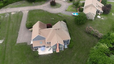 136 Pleasant St, Northborough, MA 01532 - photo 3