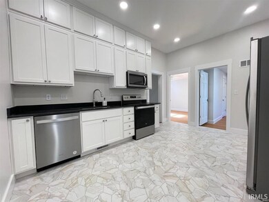 402 W Jennings St, Newburgh, IN 47630 - photo 6