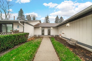 913 Wiltshire Dr unit A, McHenry, IL 60050 - photo 2