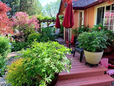 780 NE 12th St, Grants Pass, OR 97526 - photo 3