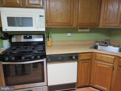 1421 Northgate Square unit 11B, Reston, VA 20190 - photo 3