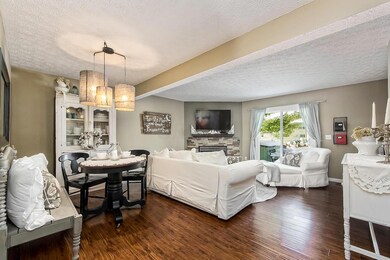 OPEN FLOOR PLAN