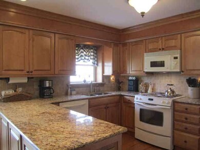 750 Oakview Dr, Algonquin, IL 60102 - photo 7