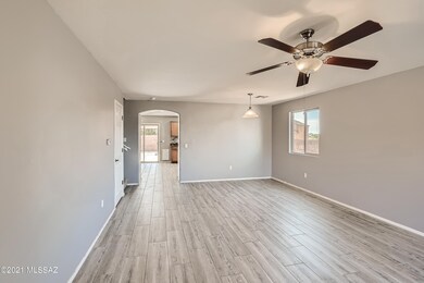 4-716648900-06 Foyer