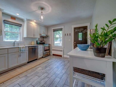 10 Morrison St, Uxbridge, MA 01569 - photo 3