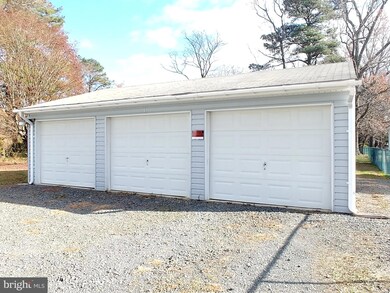 29736 Wilson Rd, Mechanicsville, MD 20659 - photo 2