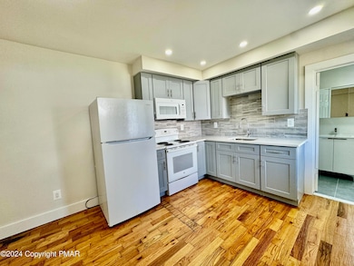 1090 Dreher Ave unit 3, Stroudsburg, PA 18360 - photo 6