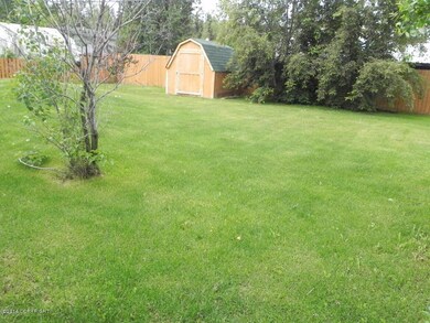 Cedar Fence Back Yard For Your Enjoyment
