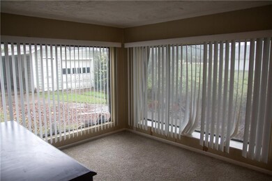 810 W Moore St, Henryetta, OK 74437 - photo 2