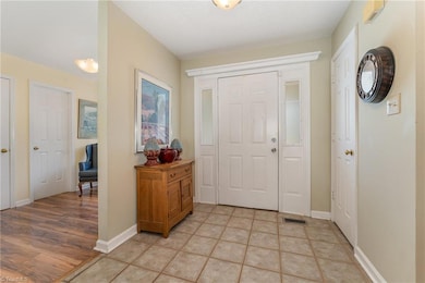 944 Chatfield Dr, Jamestown, NC 27282 - photo 4