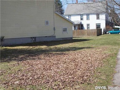 Yard Side yard