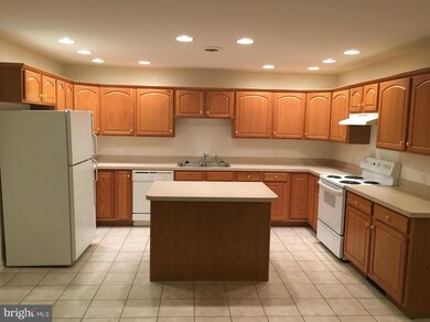 14047 Sweet Vale Dr, Hagerstown, MD 21742 - photo 3