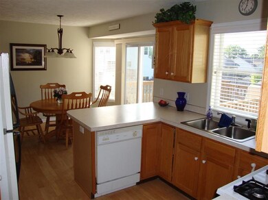 1463 Hamily Ct NE, Grand Rapids, MI 49505 - photo 6