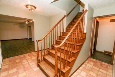 582 Hickory Place, Circleville, OH 43113 - photo 6